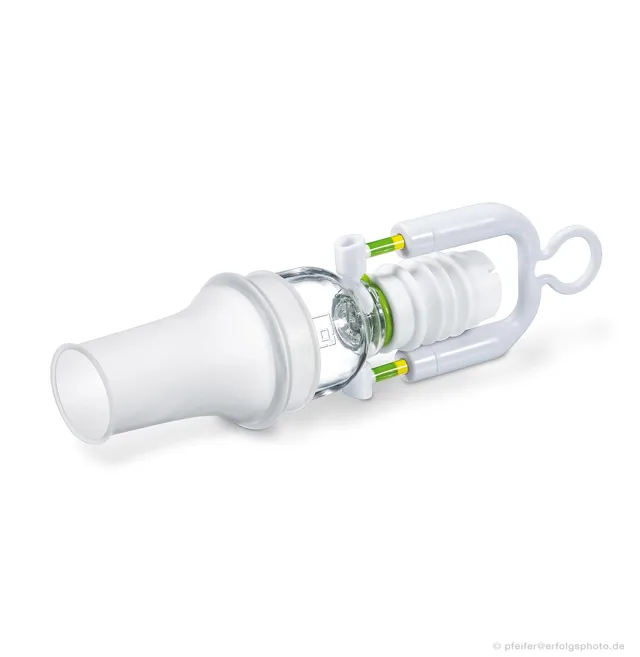 Die transparente Darstellung gibt den Blick auf die inneren Komponenten des Adapters frei.